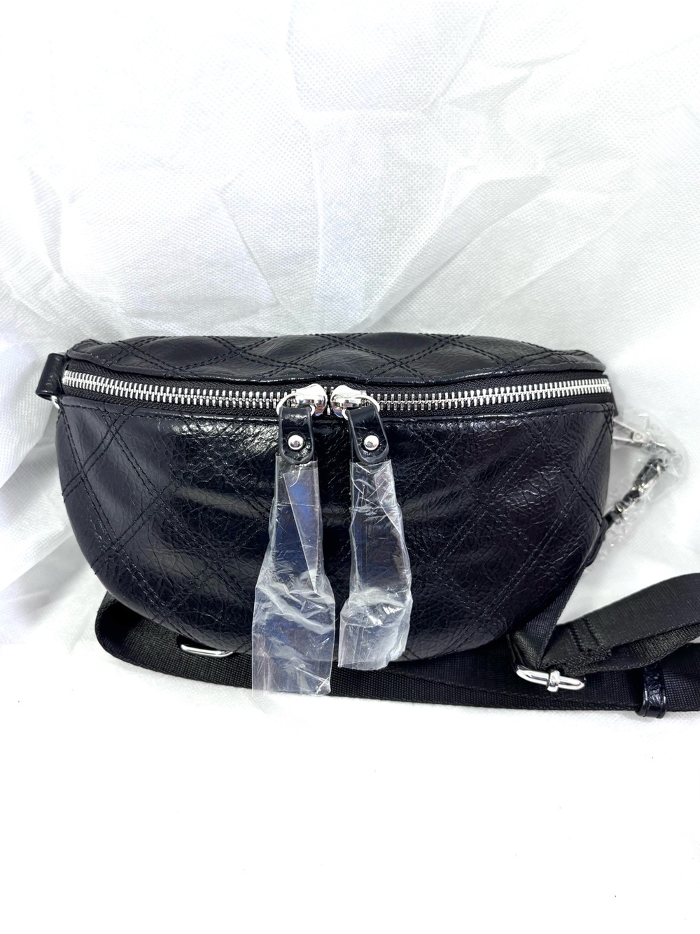 Urban Expressions Women’s C/B Hobo Vegan Leather Bag. Black/Silver.